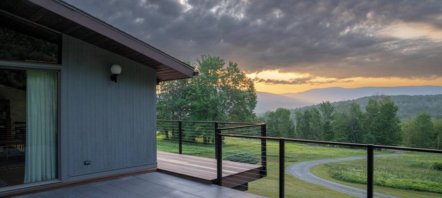 Mid Century Modern 4 bedroom home with sweeping mountain views in Williamstown