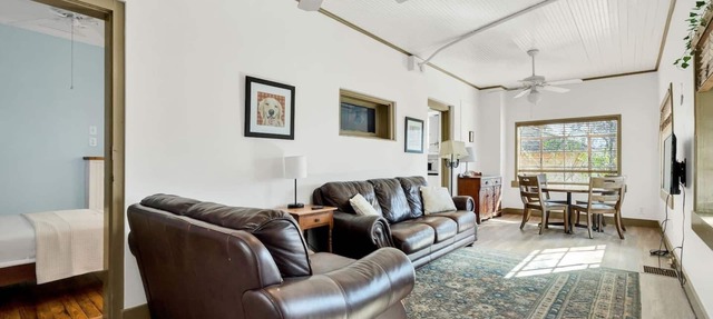 Midtown Hideaway - simple, cozy and convenient