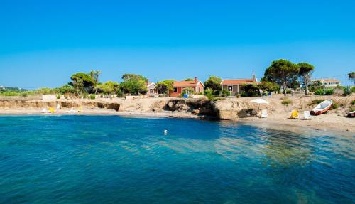 Minies Beach Villas