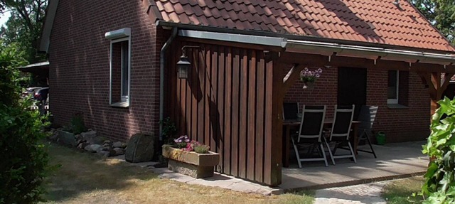 mit überdachter Terrasse und Carport by Interhome