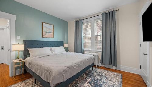 Modern 1 Bdr Apt King bed Sleeps4