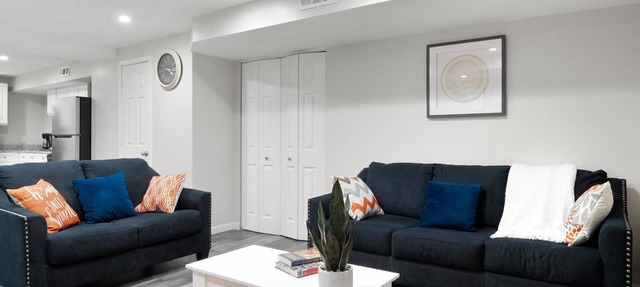 Modern 1-BR Apartment