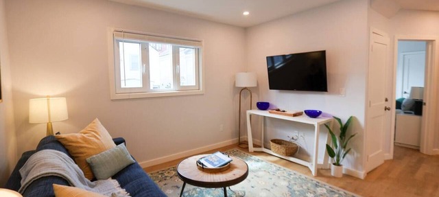 Modern 2 bed,2 bath Gem MIT | Central Cambridge