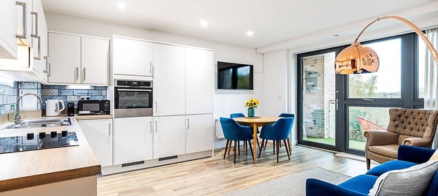 Modern 2-Bed Apartment by the Thames
