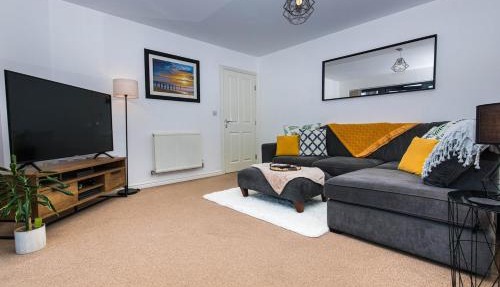 Modern 2 Bedroom Flat Near Tube with Parking