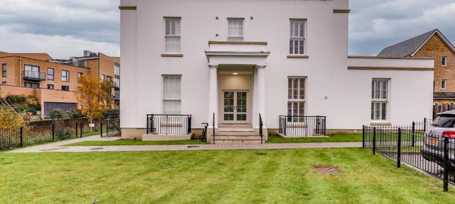 Modern 2BR 2BA with Free Parking - Sleeps 6