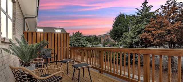 Modern 2BR Townhome King Beds Near Mall GA