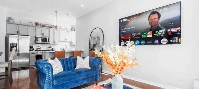 Modern 3-Bed Apt-Parking & W/D