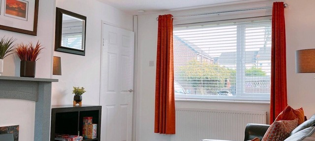 Modern 3 Bed house with parking - Chorley near M61