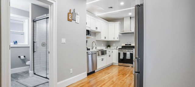 Modern 3BR 2BTH Apt in near MGH