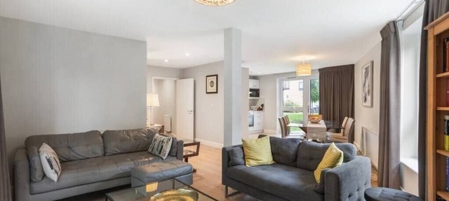 Modern 3BR Flat quick links to LDN and Heathrow