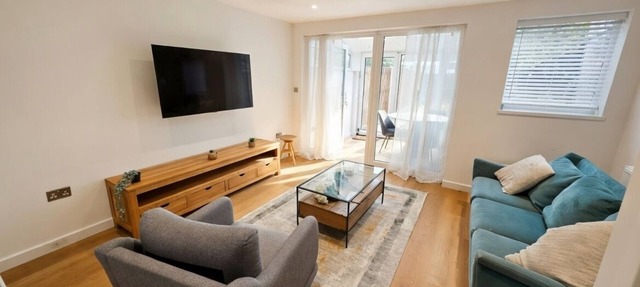 Modern 3BR Home - Super King, Office & Garden
