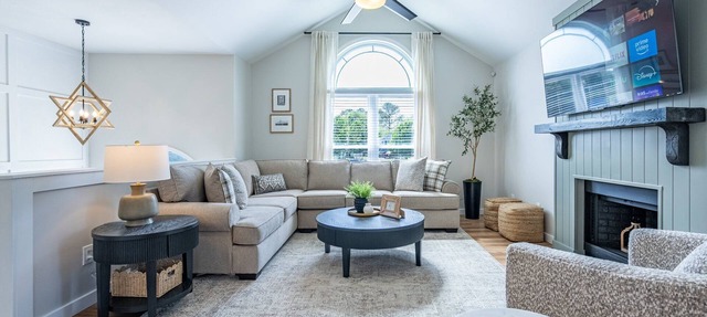 Modern 4BR Home Near Art, Nature & Dining