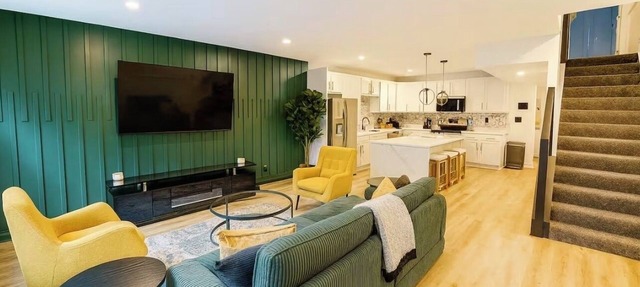 Modern 4BR Sleeps 13 with Rooftop 4 Bathrooms Garage Near PNC Park