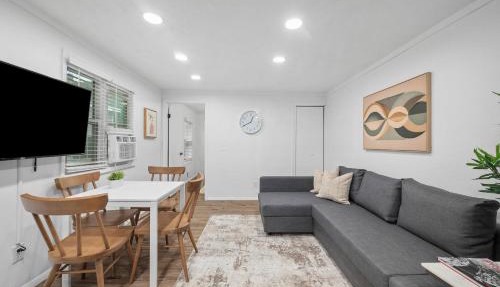 Modern and Quiet One Bedroom Apartment in Gibsonia, Pittsburgh, Unit 2