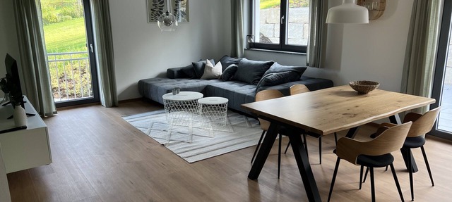 Modern apartment (75sqm) with balcony and terrace in idyllic surroundings