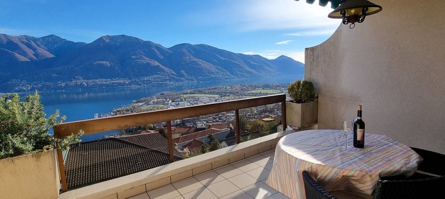 Modern apartment on the 3rd floor for 1-4 persons.