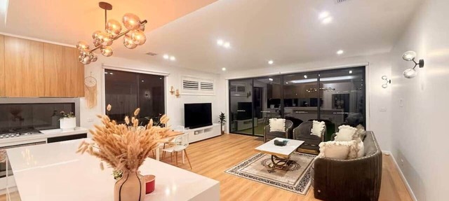 Modern Braybrook 3BR Near CBD Parking WiFi Stay