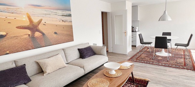 Modern & bright apartment with Netflix & mountain view