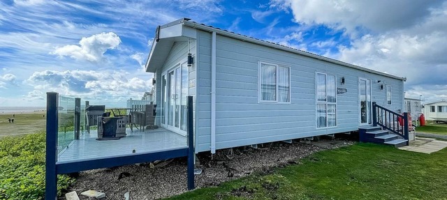 Modern caravan with beautiful seaviews in Suffolk! ref 90023SV