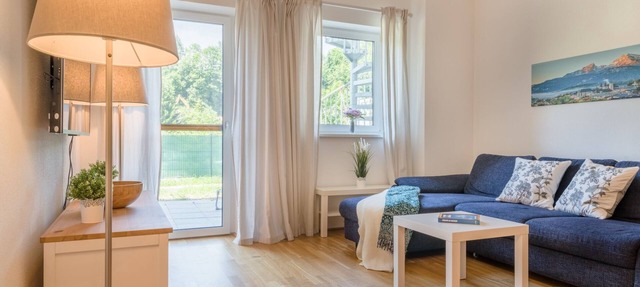 Modern, central apartment with terrace ideal for families, groups & guests with dogs