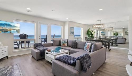 Modern Coastal Escape Breathtaking Ocean