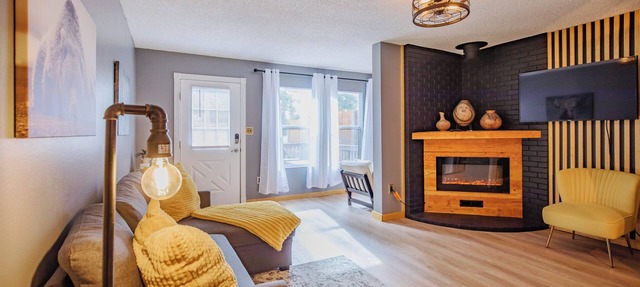 Modern condo walking distance to EVERYTHING.