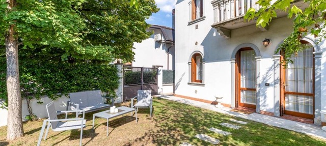 Modern Design in Liberty Villa with Private Garden