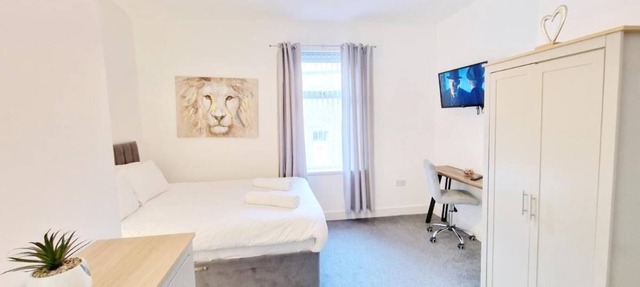 Modern Double Room with Ensuite with Shower RM 3