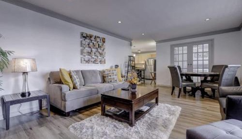 Modern Downtown 2 Bed 2 Bath Near Aquarium