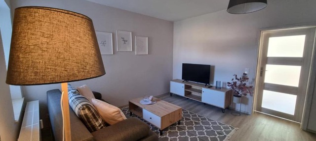 Modern eingerichtet-stadtnah-Ferienwohnung mit Geschirrspüler und Waschmaschine