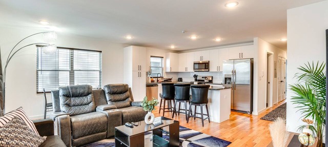 Modern Elizabeth Apartment ~ 1 Mi to Train Station
