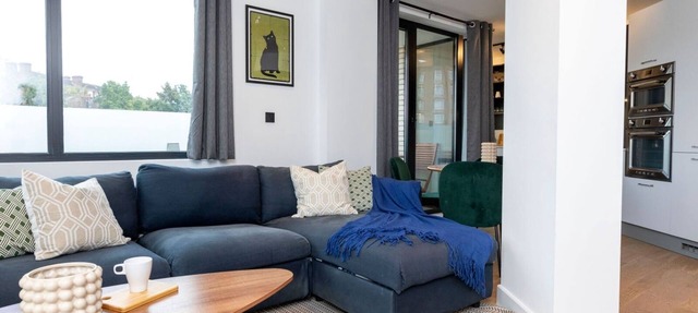 Modern Flat with Private Balcony | Lift access