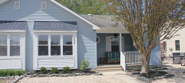 Modern Getaway within walking distance to the harbor!