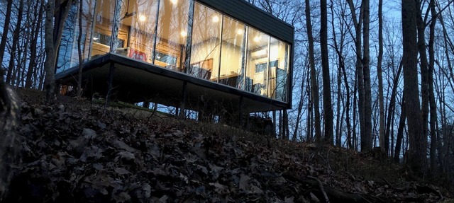 Modern Glass Retreat in Fort Valley with WiFi, AC, EV charger