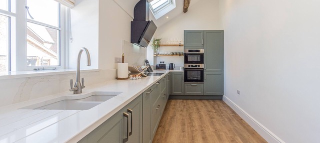 Modern Grade 2 listed cottage near Chester Sleep6