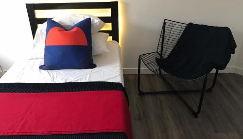 Modern GuestHouse Ironbound Newark with KITCHEN-FastTrainToNYC-OneStopToAirport