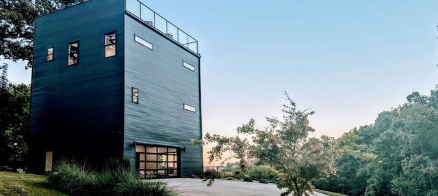Modern Home | Fire Pit | River View