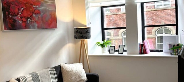 Modern Leeds Central Stay -2 min walk from station