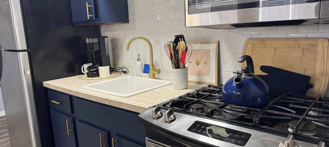 Modern LIVIN 1bd 1ba
