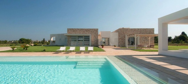 Modern Luxury Villa for rent in the Heart of Puglia