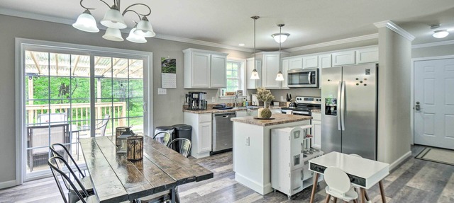 Modern Northfield Family Cabin w/Hot Tub!