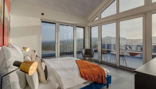 Modern Oasis HotTub, View, Gym