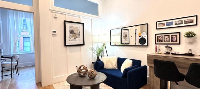 Modern One-Bedroom with full Kitchen in Downtown Providence
