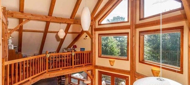 Modern post & beam, mountain views. Minutes from Lake Champlain, near Sugarbush