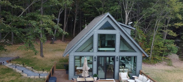 Modern/Private cabin near Bedford Pa.