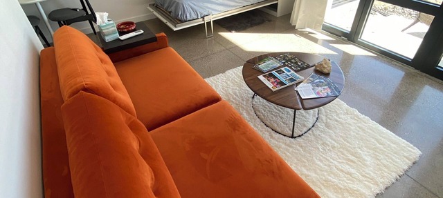 Modern Private Casita Bright, Quiet, Minutes to LANL & Trails