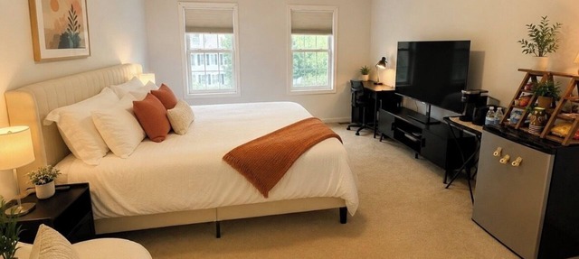 Modern Private Master Suite with Private Bathroom Near Boston