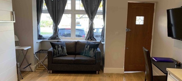 Modern, Private, self-contained studio apartment