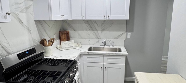 Modern Redlands Guesthouse| Kitchen| Private Entry